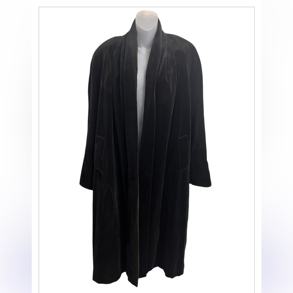 JS Collections woman's size Medium vintage black velvet draped full length coat